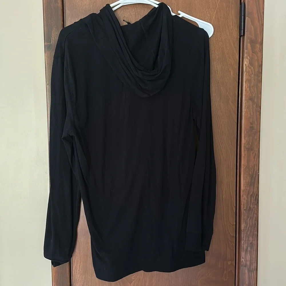 NBA long sleeve hoodied tee size M